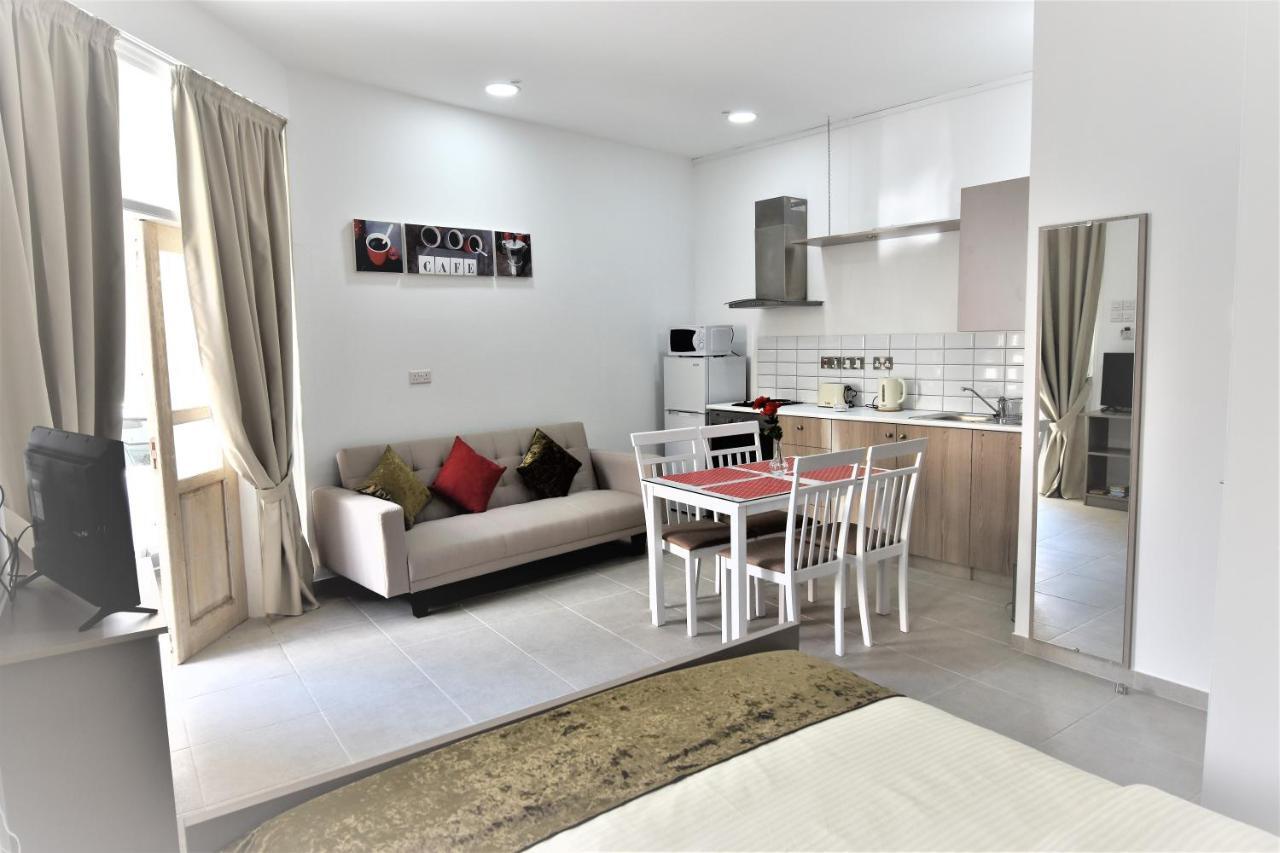 Gregorys Holiday Apartment لارنكا المظهر الخارجي الصورة